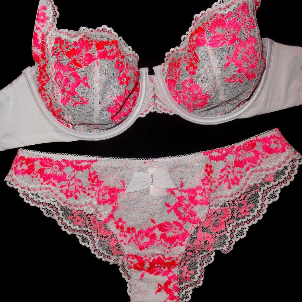 36D , M NWT Victoria's Secret Desire Set Unlined Demi Bra, Cheekini Bikini Panty